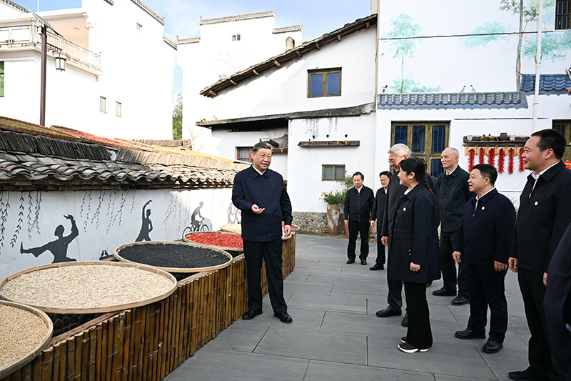 习近平在江西考察时强调 解放思想开拓进取扬长补短固本兴新 奋力谱写中国式现代化江西篇章