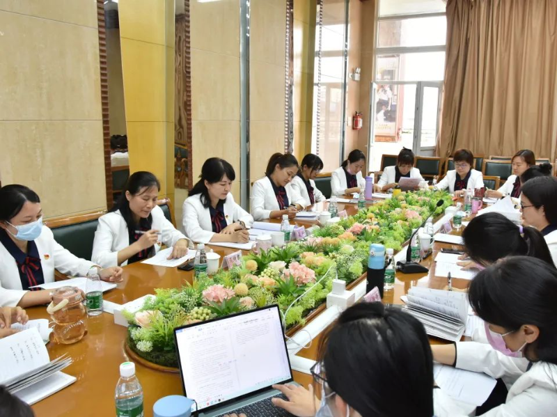 学习身边榜样 | 潘虹:把责任压实在肩上 把美好奉献给未来 学习身边榜样 | 潘虹:把责任压实在肩上 把美好奉献给未来