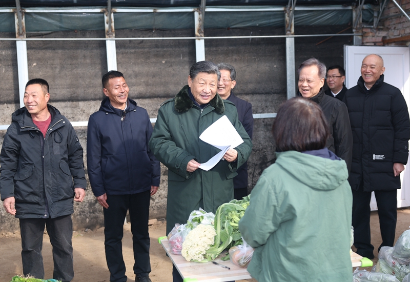 习近平春节前夕赴天津看望慰问基层干部群众