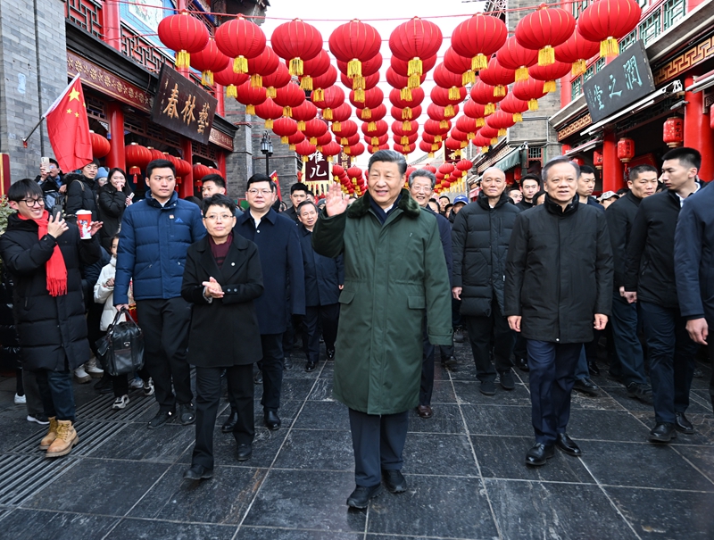 习近平春节前夕赴天津看望慰问基层干部群众