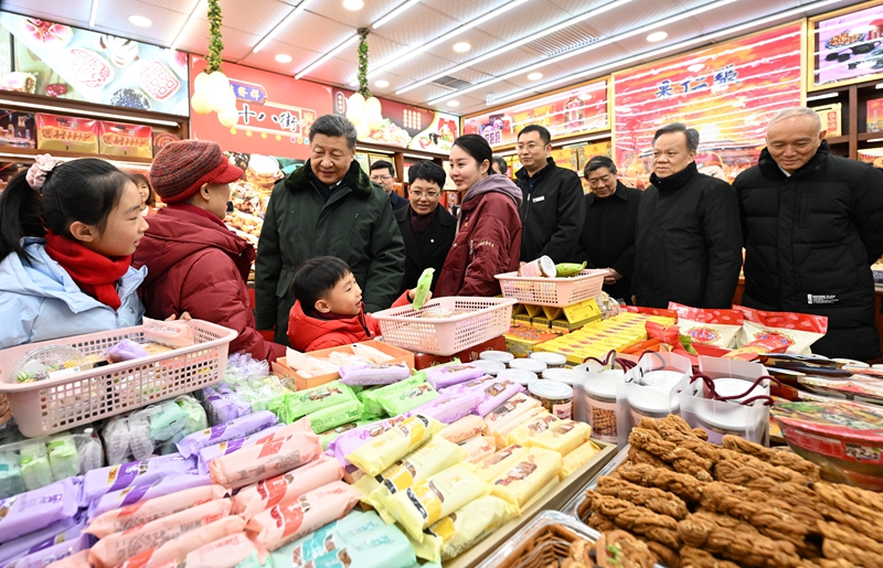 习近平春节前夕赴天津看望慰问基层干部群众