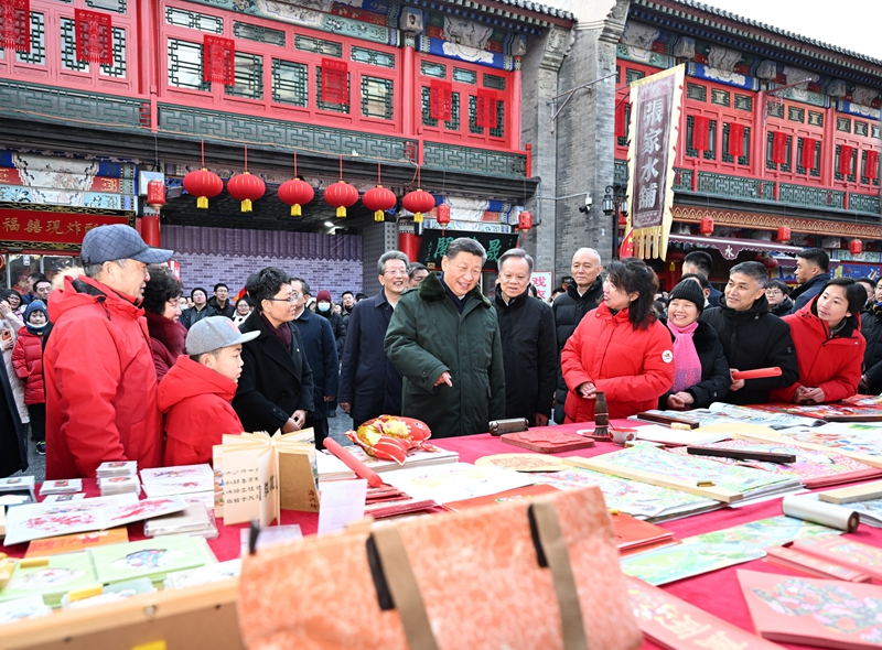 习近平春节前夕赴天津看望慰问基层干部群众