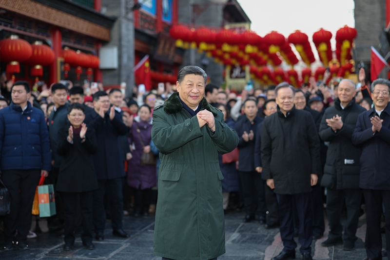 习近平春节前夕赴天津看望慰问基层干部群众