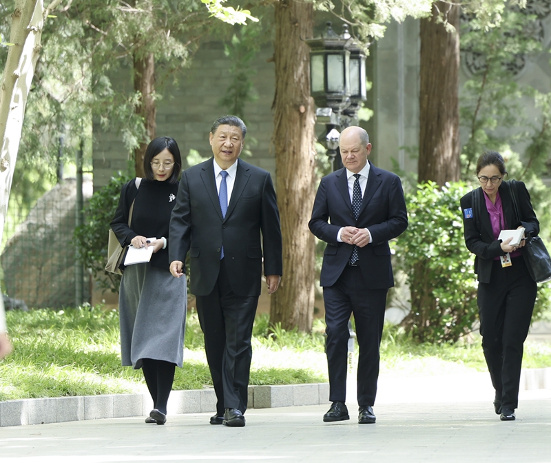 习近平会见德国总理朔尔茨